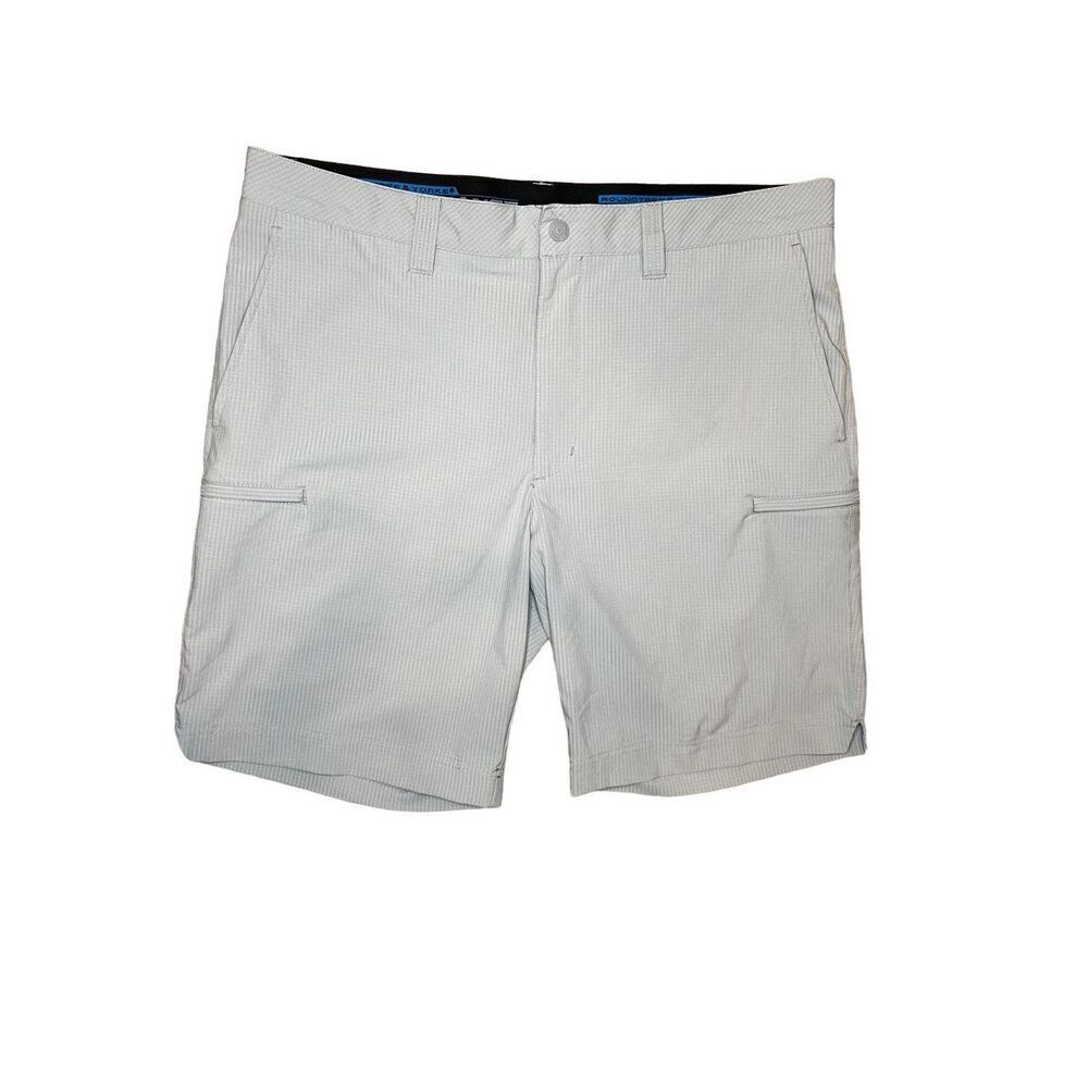 Roundtree & Yorke shorts men’s size 38 light gray check golf great condition